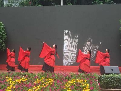 迎校慶 講實(shí)驗(yàn)人自己的故事 --記重慶市實(shí)驗(yàn)學(xué)校&ldquo;第二十屆百花節(jié)活動&rdquo;